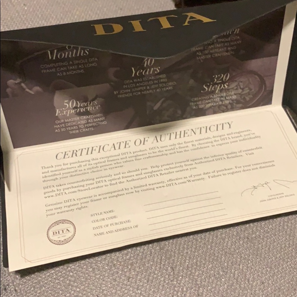 Sunglasses - Picture 3 of 8